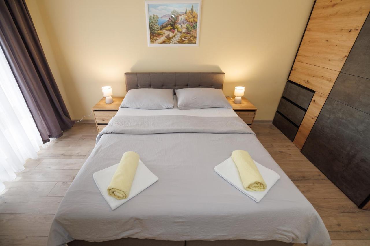 Spacious And Modern App With Big Terrace Malinska Extérieur photo