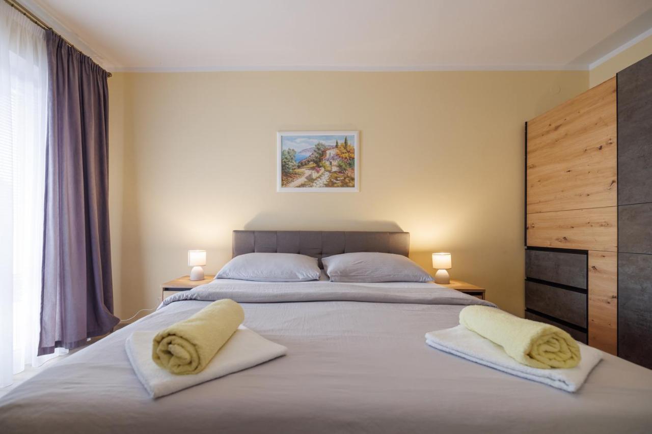 Spacious And Modern App With Big Terrace Malinska Extérieur photo